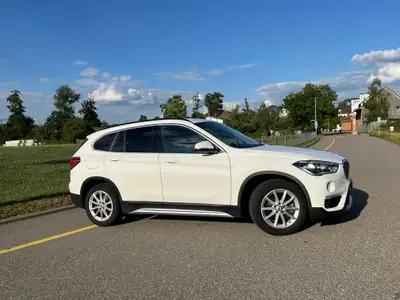 BMW X1 xDrive 20d xLine — SUV compact diesel, 87'000 km seulement — fianco