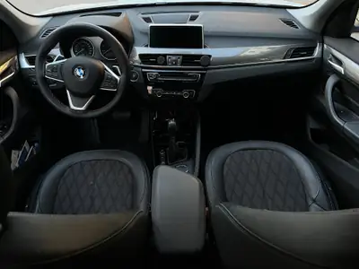 BMW X1 xDrive 20d xLine — SUV compact diesel, 87'000 km seulement — cruscotto