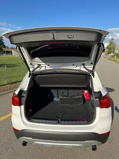 BMW X1 xDrive 20d xLine — SUV compact diesel, 87'000 km seulement — Miniatura 8