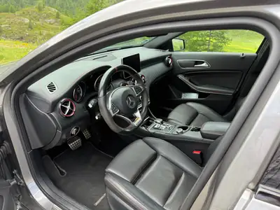 Mercedes-AMG A 45 4Matic — Compacte sportive 381 ch, transmission DCT 7 rapports — Detail