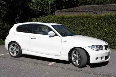BMW 123d — Compacte sportive diesel, 204 ch, impeccable après révision — détail