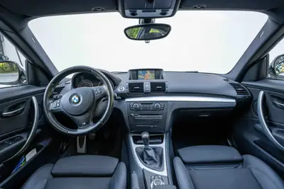 BMW 123d — Compacte sportive diesel, 204 ch, impeccable après révision — Miniature 8