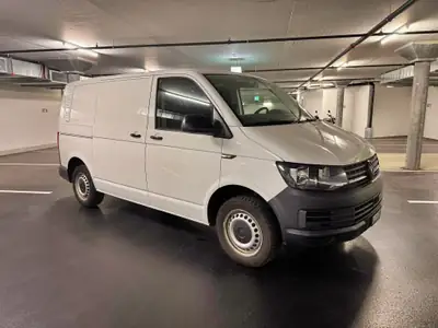 VW T6 2.0 TDI 4Motion — Utilitaire robuste 4x4, entretien récent, 128'000 km — Außenansicht