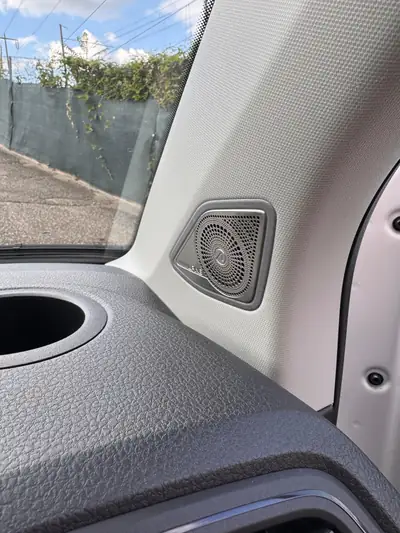 VW T6 2.0 TDI 4Motion — Utilitaire robuste 4x4, entretien récent, 128'000 km — Miniatur 7