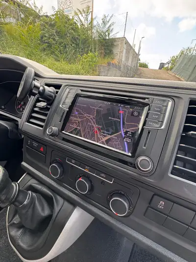 VW T6 2.0 TDI 4Motion — Utilitaire robuste 4x4, entretien récent, 128'000 km — Miniatur 8