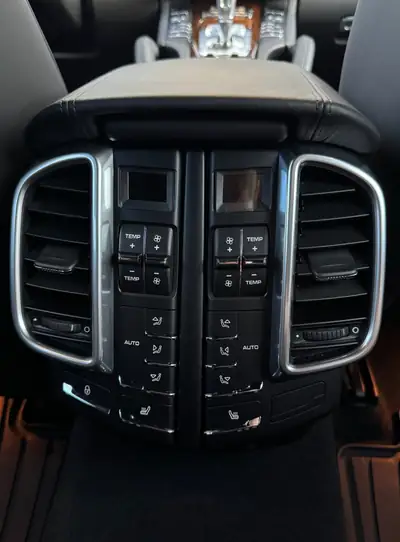Porsche Cayenne S Diesel — SUV premium aux performances brutes, entretien irréprochable — Miniatur 10