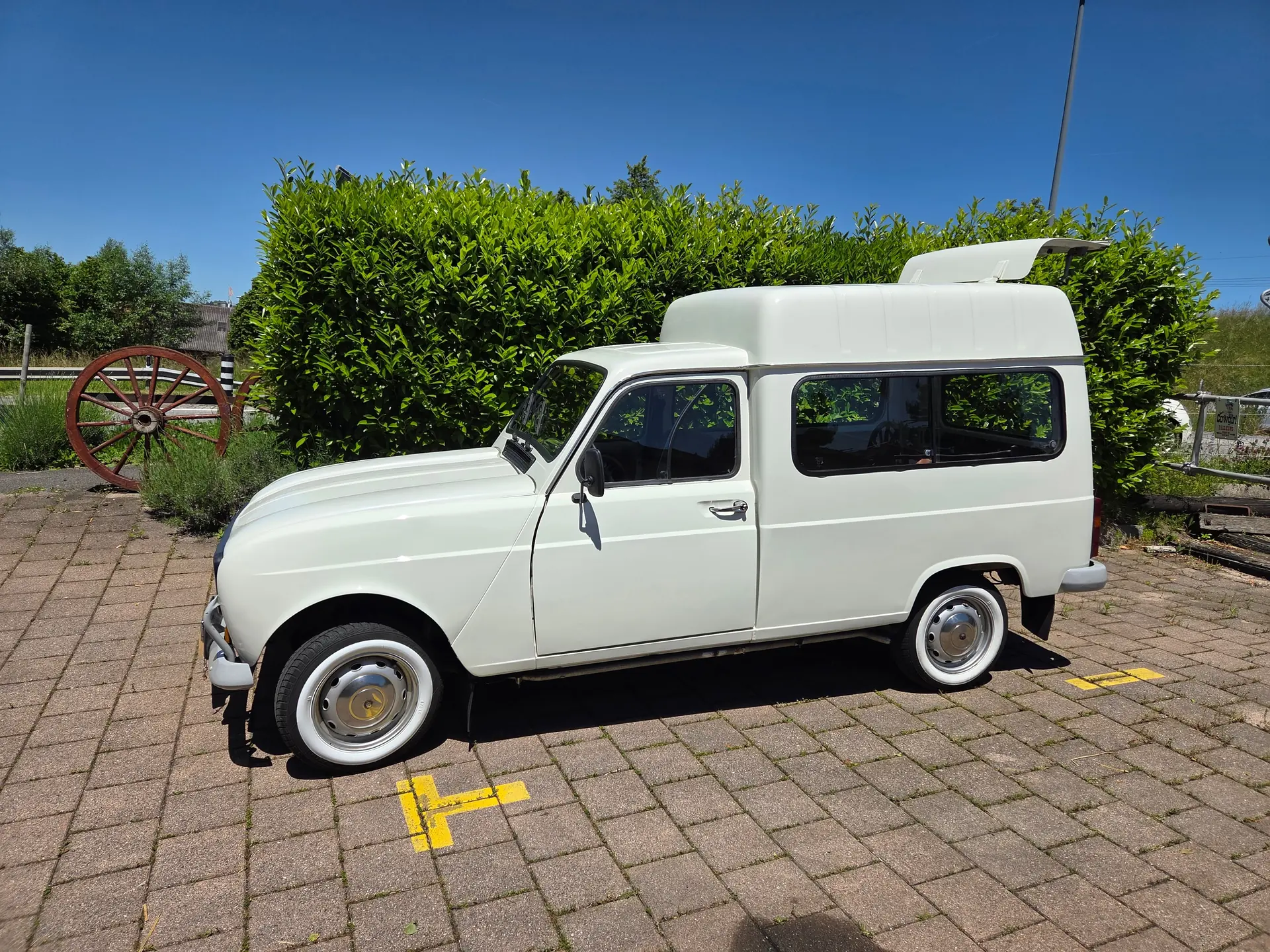 Renault 4 F6 1979 — Icône française restaurée, 65'000 km seulement — Außenansicht