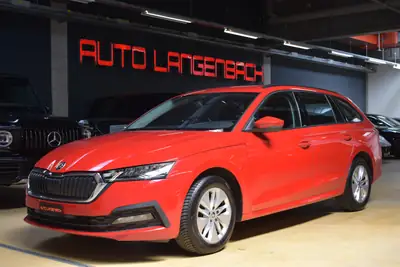 Skoda Octavia Combi 2.0 TDI DSG 4x4 — Break polyvalent, 150 PS, 93'000 km seulement — vue extérieure