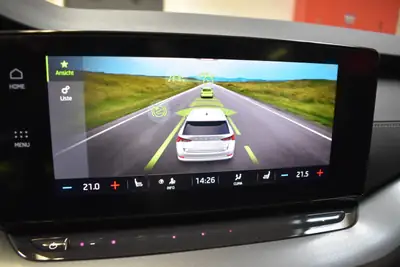 Skoda Octavia Combi 2.0 TDI DSG 4x4 — Break polyvalent, 150 PS, 93'000 km seulement — Miniature 11