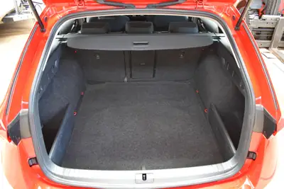 Skoda Octavia Combi 2.0 TDI DSG 4x4 — Break polyvalent, 150 PS, 93'000 km seulement — Miniature 19