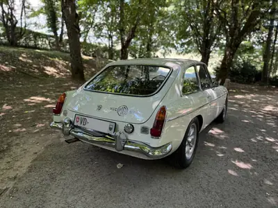 MG MGC GT 1970 — Coupé britannique 6-cylindres, 200 ch, état irréprochable — Detail