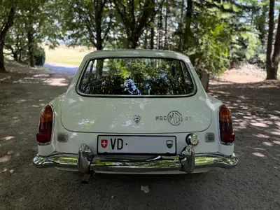 MG MGC GT 1970 — Coupé britannique 6-cylindres, 200 ch, état irréprochable — Miniatur 7