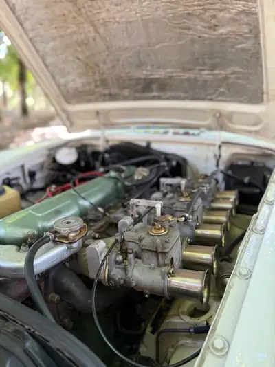 MG MGC GT 1970 — Coupé britannique 6-cylindres, 200 ch, état irréprochable — Miniatur 12