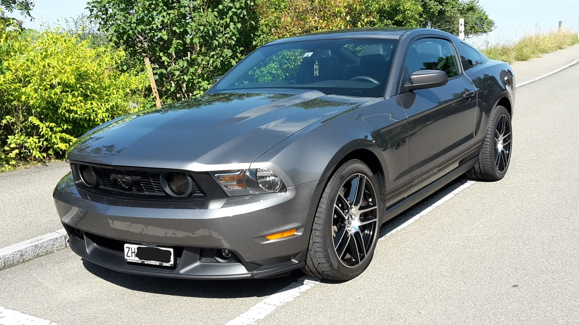 Ford Mustang 5.0 GT — Muscle car légendaire, boîte manuelle, 412 ch