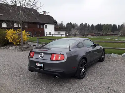 Ford Mustang 5.0 GT — Muscle car légendaire, boîte manuelle, 412 ch — Miniature 7