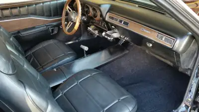 Dodge Charger 1973 — Muscle car légendaire, 243 ch, carrosserie B originale — tableau de bord