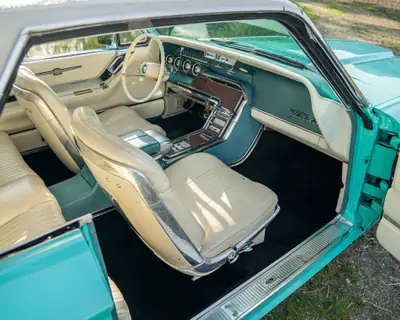 Ford Thunderbird Landau Coupé 1965 — Icône américaine turquoise, 5200 km d'exception — Miniatur 10
