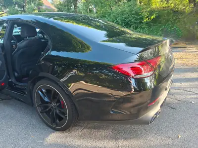 Mercedes-Benz CLS 53 AMG 4Matic+ — Berline sportive hybride, 32 900 km seulement — cruscotto