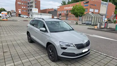 Skoda Karoq 1.5 TSI ACT Style DSG — SUV compact fiable, 155'000 km, sans sinistre — Seitenansicht