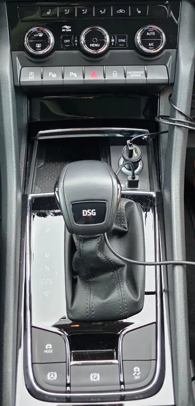Skoda Karoq 1.5 TSI ACT Style DSG — SUV compact fiable, 155'000 km, sans sinistre — Miniatur 14