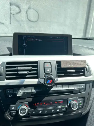 BMW 320i xDrive Steptronic — Berline polyvalente, transmission intégrale et sièges chauffants — Miniatura 9