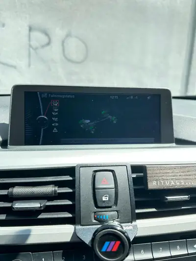 BMW 320i xDrive Steptronic — Berline polyvalente, transmission intégrale et sièges chauffants — Miniatura 11