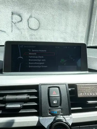 BMW 320i xDrive Steptronic — Berline polyvalente, transmission intégrale et sièges chauffants — Miniatura 10