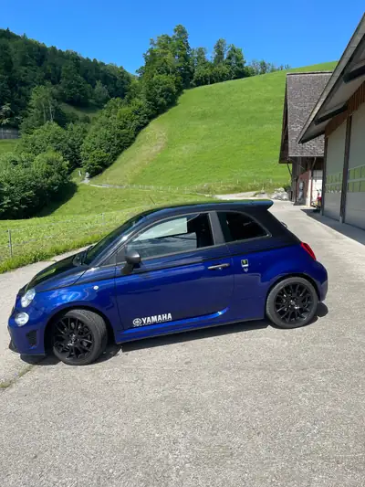 Fiat 595 Abarth 1.4 Turbo Yamaha Monster — Sportive compacte, 20 500 km seulement — interior