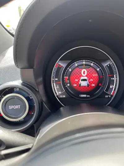 Fiat 595 Abarth 1.4 Turbo Yamaha Monster — Sportive compacte, 20 500 km seulement — Thumbnail 9