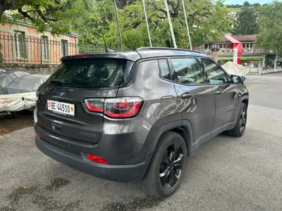 Jeep Compass 1.4 Turbo Night Eagle — SUV compact dynamique, 115'000 km, sans accident — côté