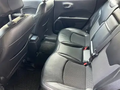 Jeep Compass 1.4 Turbo Night Eagle — SUV compact dynamique, 115'000 km, sans accident — intérieur