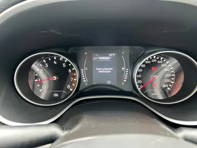 Jeep Compass 1.4 Turbo Night Eagle — SUV compact dynamique, 115'000 km, sans accident — tableau de bord