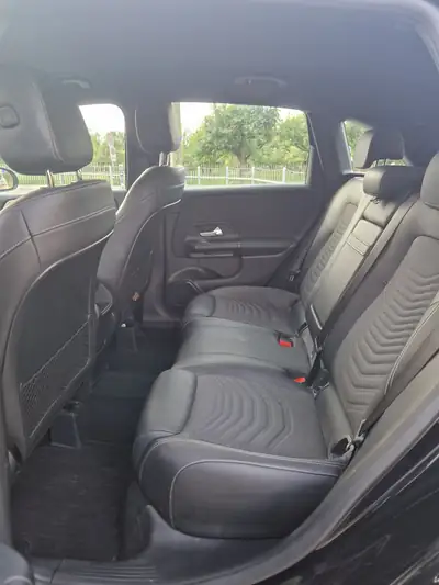 Mercedes-Benz B 220 4MATIC — Monospace premium avec transmission intégrale et seulement 59'200 km — interni