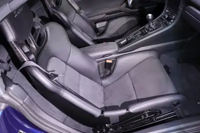 Porsche 718 Boxster 4.0 Spyder — Cabriolet haute performance, 21 000 km seulement — Thumbnail 14