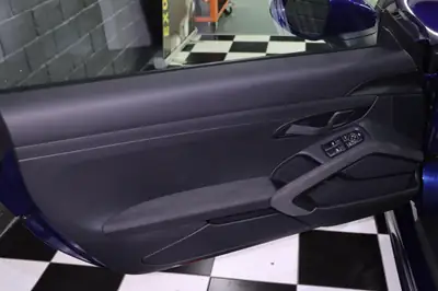 Porsche 718 Boxster 4.0 Spyder — Cabriolet haute performance, 21 000 km seulement — Thumbnail 19