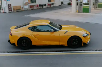 Toyota Supra GR 3.0i Turbo — Coupé sportif 340 ch, faible kilométrage — tableau de bord