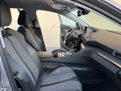 Peugeot 5008 1.6 BlueHDi Allure — SUV 7 places diesel, entretien soigné — Miniatura 10
