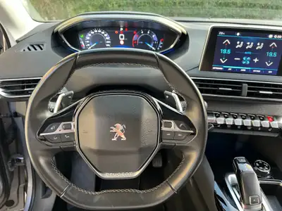 Peugeot 5008 1.6 BlueHDi Allure — SUV 7 places diesel, entretien soigné — Miniatura 13
