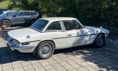 Triumph Stag 1974 — Cabriolet anglais mythique, état irréprochable — Heckansicht