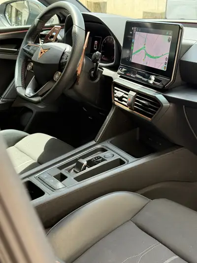 CUPRA Leon VZ 2.0 TSI — 300 ch, première main, full assistance de conduite — Miniature 12