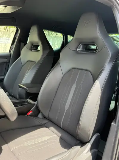 CUPRA Leon VZ 2.0 TSI — 300 ch, première main, full assistance de conduite — Miniature 11