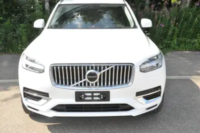 Volvo XC90 T5 AWD Inscription — SUV 7 places premium, 58 800 km seulement — Außenansicht