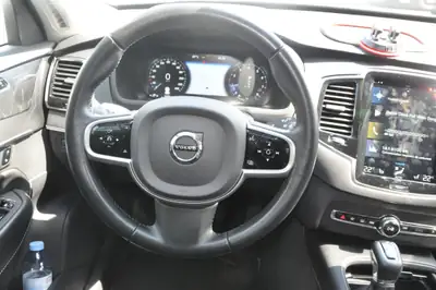Volvo XC90 T5 AWD Inscription — SUV 7 places premium, 58 800 km seulement — Detail