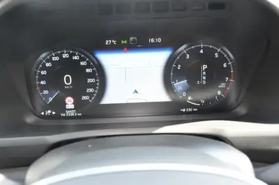 Volvo XC90 T5 AWD Inscription — SUV 7 places premium, 58 800 km seulement — Miniatur 7