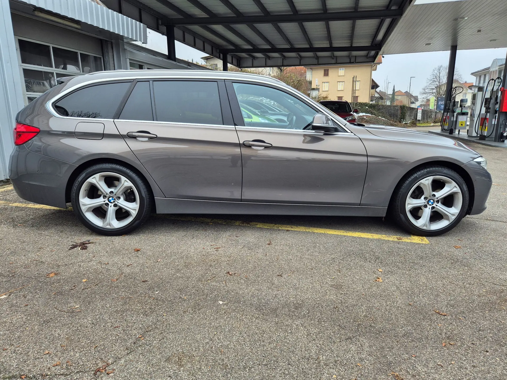 BMW 330i xDrive Touring — Break sportif, 252 ch et transmission intégrale