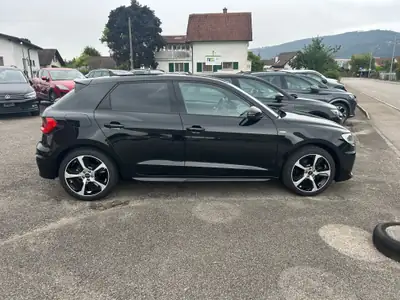 Audi A1 Sportback 30 TFSI S Line — Citadine dynamique, 5 200 km seulement — detail