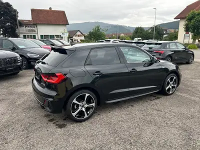 Audi A1 Sportback 30 TFSI S Line — Citadine dynamique, 5 200 km seulement — dashboard