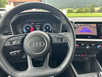 Audi A1 Sportback 30 TFSI S Line — Citadine dynamique, 5 200 km seulement — Thumbnail 9