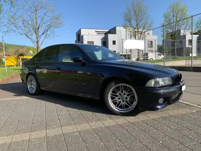 BMW M5 — Berline sportive de prestige, 400 ch et révision complète 2022 — fianco