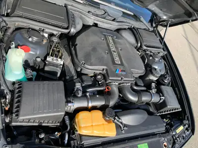 BMW M5 — Berline sportive de prestige, 400 ch et révision complète 2022 — cruscotto